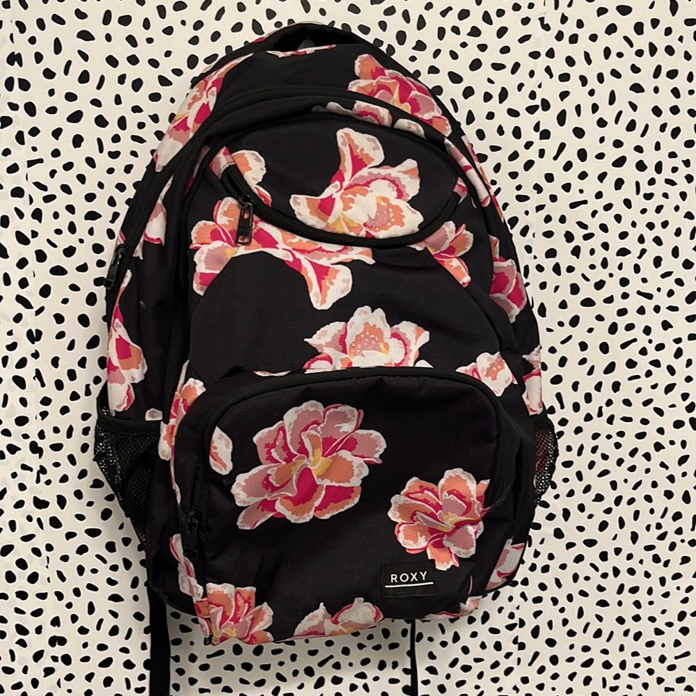 ROXY FLORAL BACKPACK ** MULTIPLE POCKETS AND LOTS OF SPACE